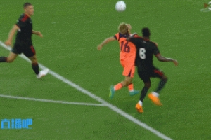 战报：巴萨1-0森林，拉菲点射费尔明造点