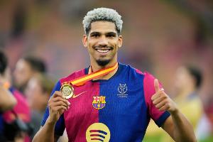 塞尔：阿劳霍盼留巴萨，完成5年合约并担纲队长