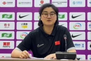 中国U17女篮教练：球员们坚定执行战术意图，奋力追赶比分，备战目标更加明确