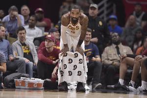 JR：NBA球员心寒，心理治疗费用应由联盟承担，他们却毫不在意
