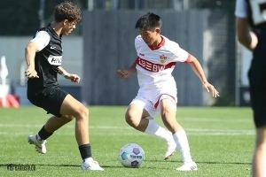记者：青岛西海岸签下谢初筠，球员曾效力于斯图加特U19队