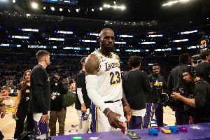 Lowe表示:41.5岁的詹姆斯仍能引发NBA推特圈的轰动,实在令人难以置信