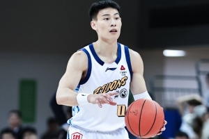 林秉圣在CBA比赛中展现出色防守,广厦夺冠赛季季后赛防守至关重要