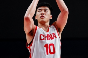 这绝对是上等货！苏群点评：王俊杰回归后，中国男篮立刻焕然一新