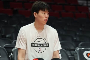 杨瀚森谈季后赛现场体验：助人成长，投篮技巧需提升