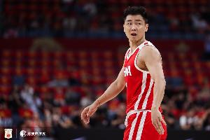 杨毅谈高诗岩不敢投篮：落后十多分压力大，你越不投对手收得越小