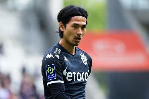 狂飙！南野拓实再现神迹，联赛杯惊险逆转莱斯特城