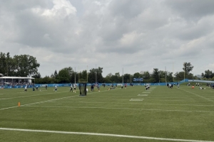 活塞训练场曝光：官方账号低调现身NFL场地