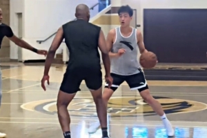 刘金雨海外特训,NBA训练师乔丹·劳利全程指导体验