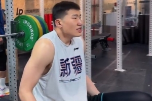 李炎哲抖音展示卧推110Kg:蓄势待发,追求卓越自我