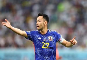 吉田麻也表示：随国家队赴美加墨感到非常高兴，将把接力棒传递给年轻一代